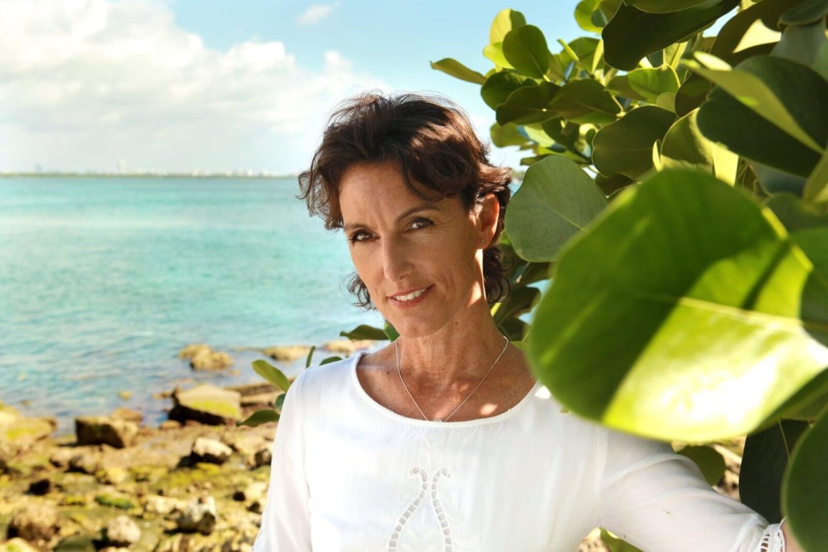 ©Makoto Watanabe / Kin Tsugi Un bol de thé brisé originaire de Kyoto, soigneusement réparé par Natsuyo Watanabe à Berlin.